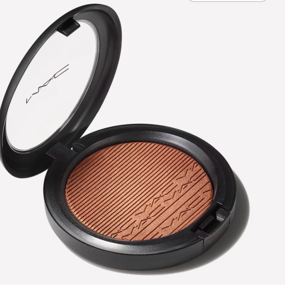 MAC Extra Dimension Skinfinish - Glow With It - Full Size 0.31oz/9g NWB